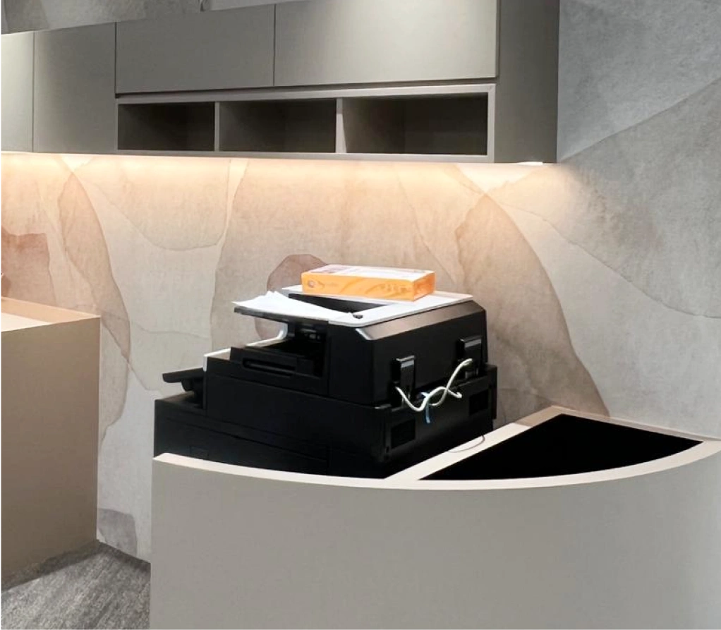 wall's condition after the installation leaf abstract wallpaper